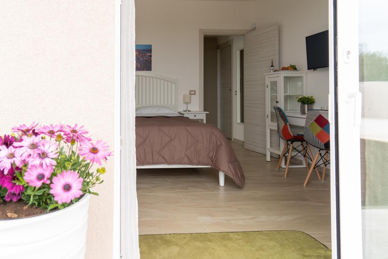 Nni Mia Hotell Modica Eksteriør bilde